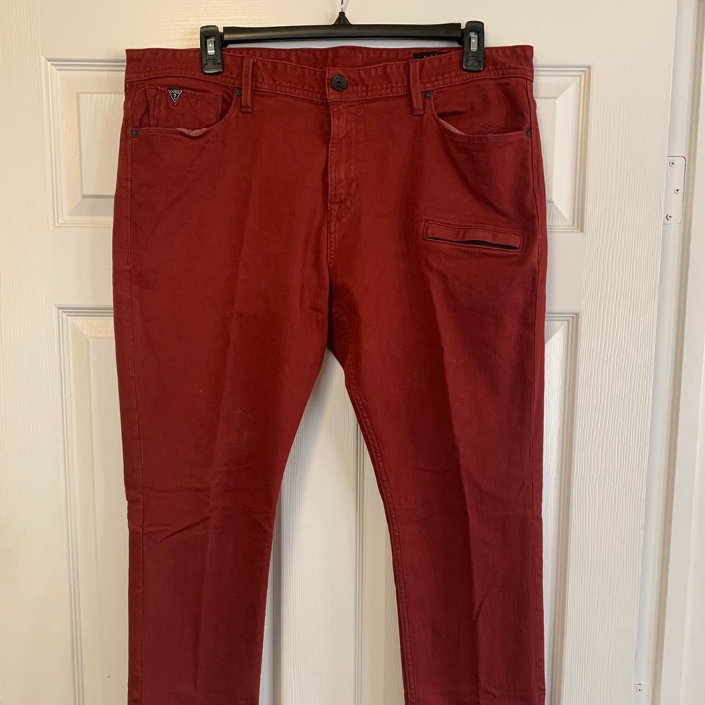Pair of nice Guess Jeans